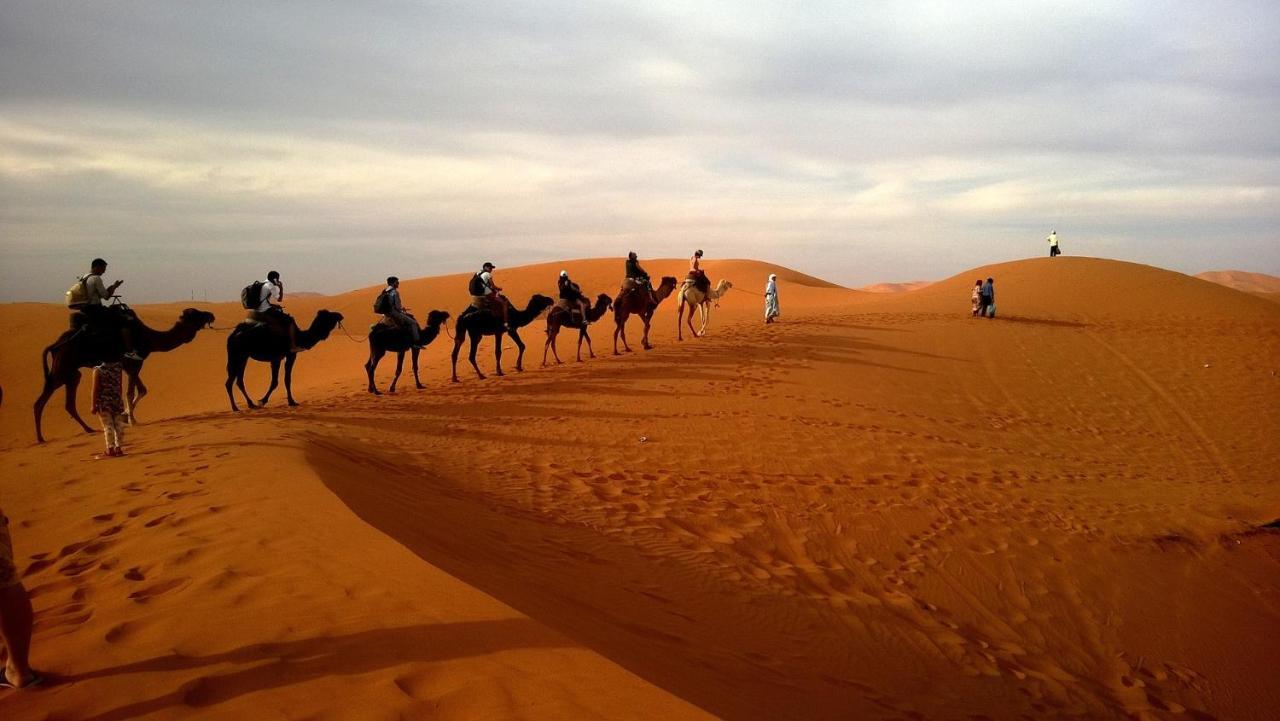Les Roches Desert Camp Мерзуга Экстерьер фото